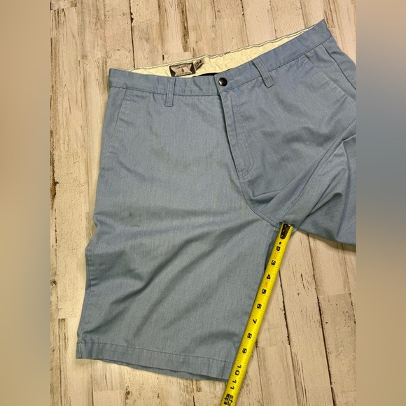 Volcom Shorts Men's Size 34 Blue Flat Front Cotton Blend - Picture 5 of 9